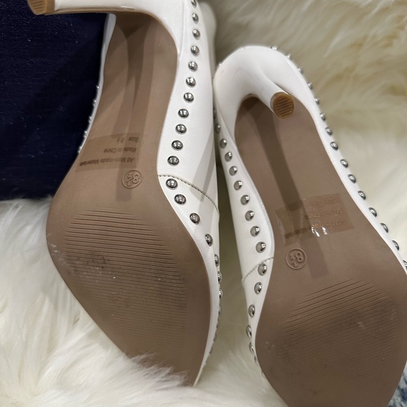 Sexy studded white heels. - Picture 7 of 7